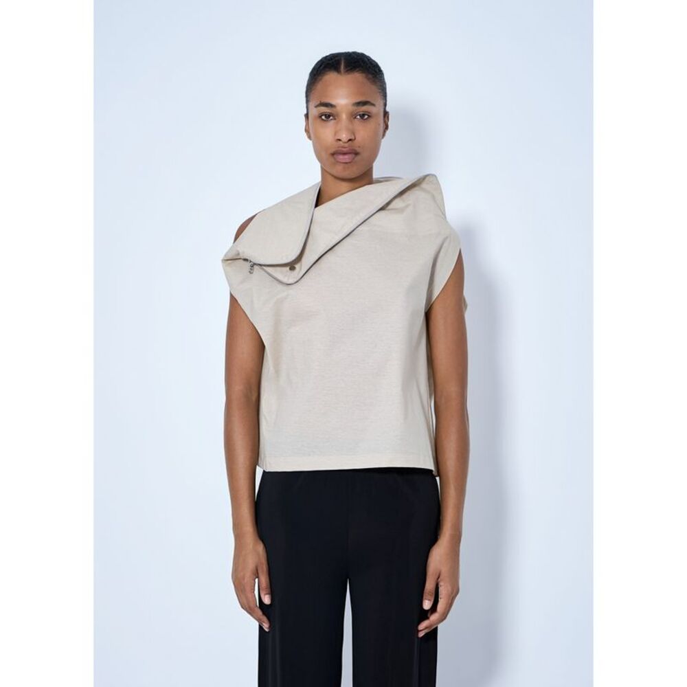 Issey Miyake Women Asymmetric Zip Detail Top